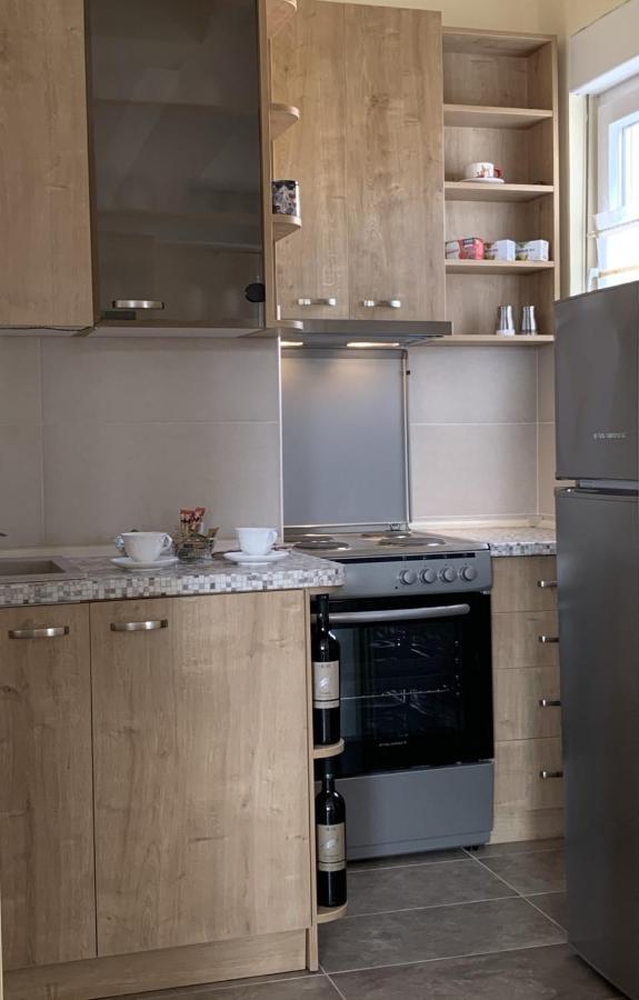 Bright Top Floor Apartment With Free Parking Skopje Buitenkant foto