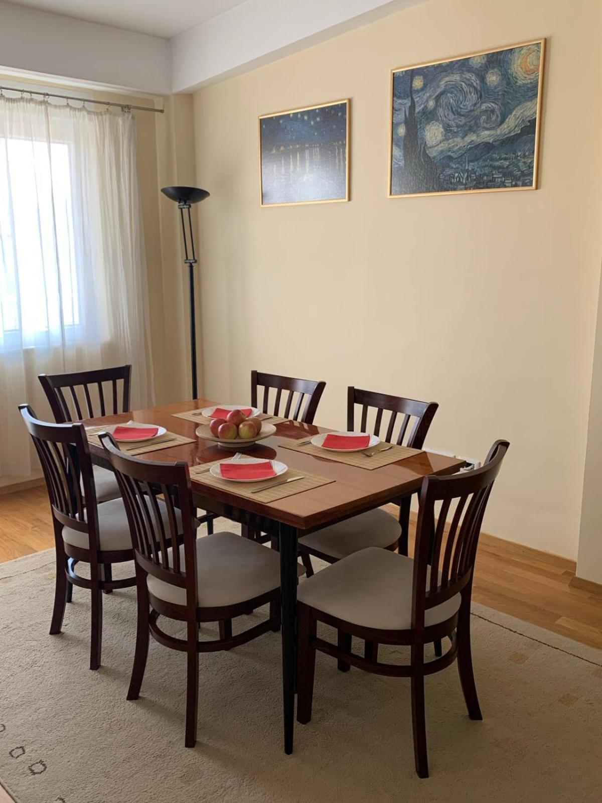 Bright Top Floor Apartment With Free Parking Skopje Buitenkant foto